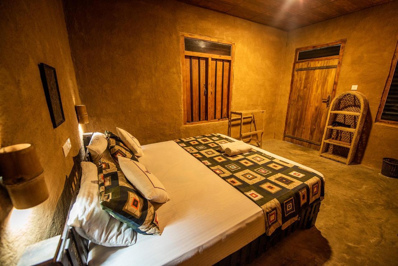Private Organic House Bed & Breakfast Udawalawe Exterior photo