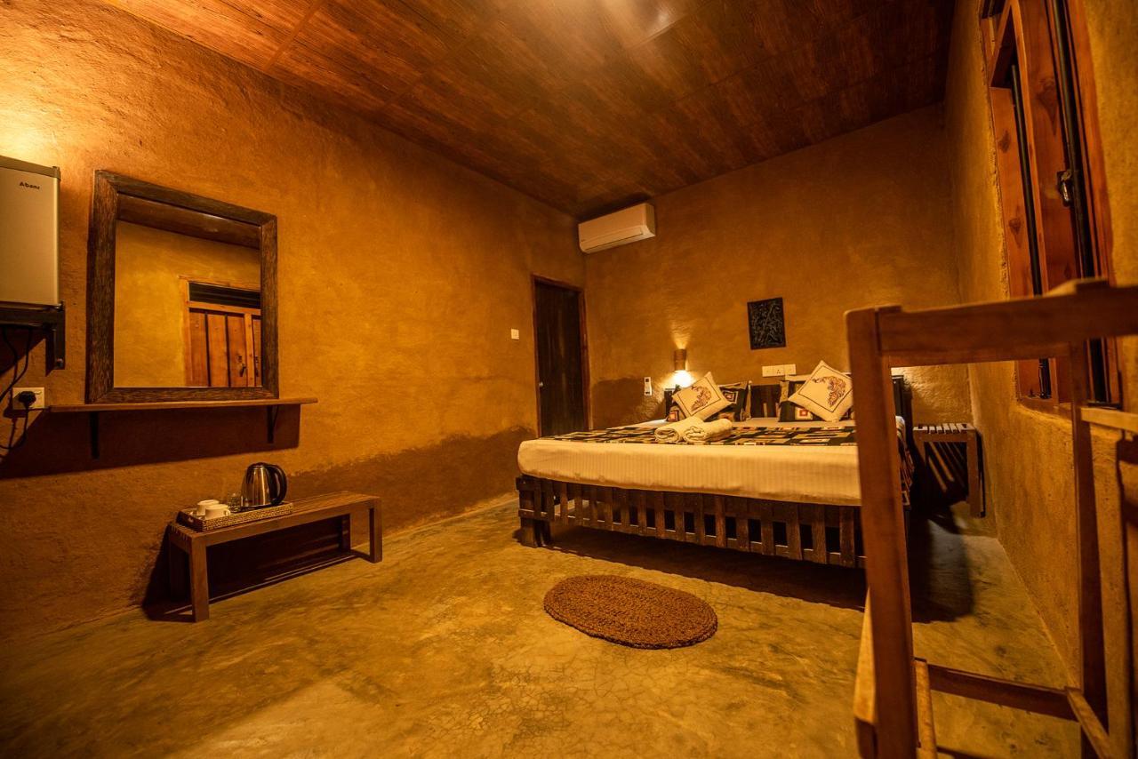 Private Organic House Bed & Breakfast Udawalawe Exterior photo