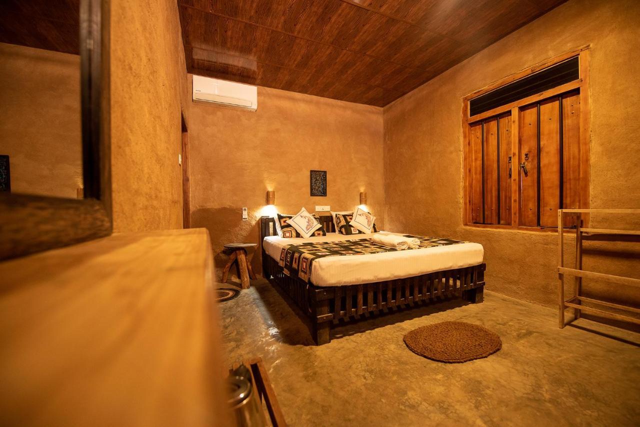 Private Organic House Bed & Breakfast Udawalawe Exterior photo
