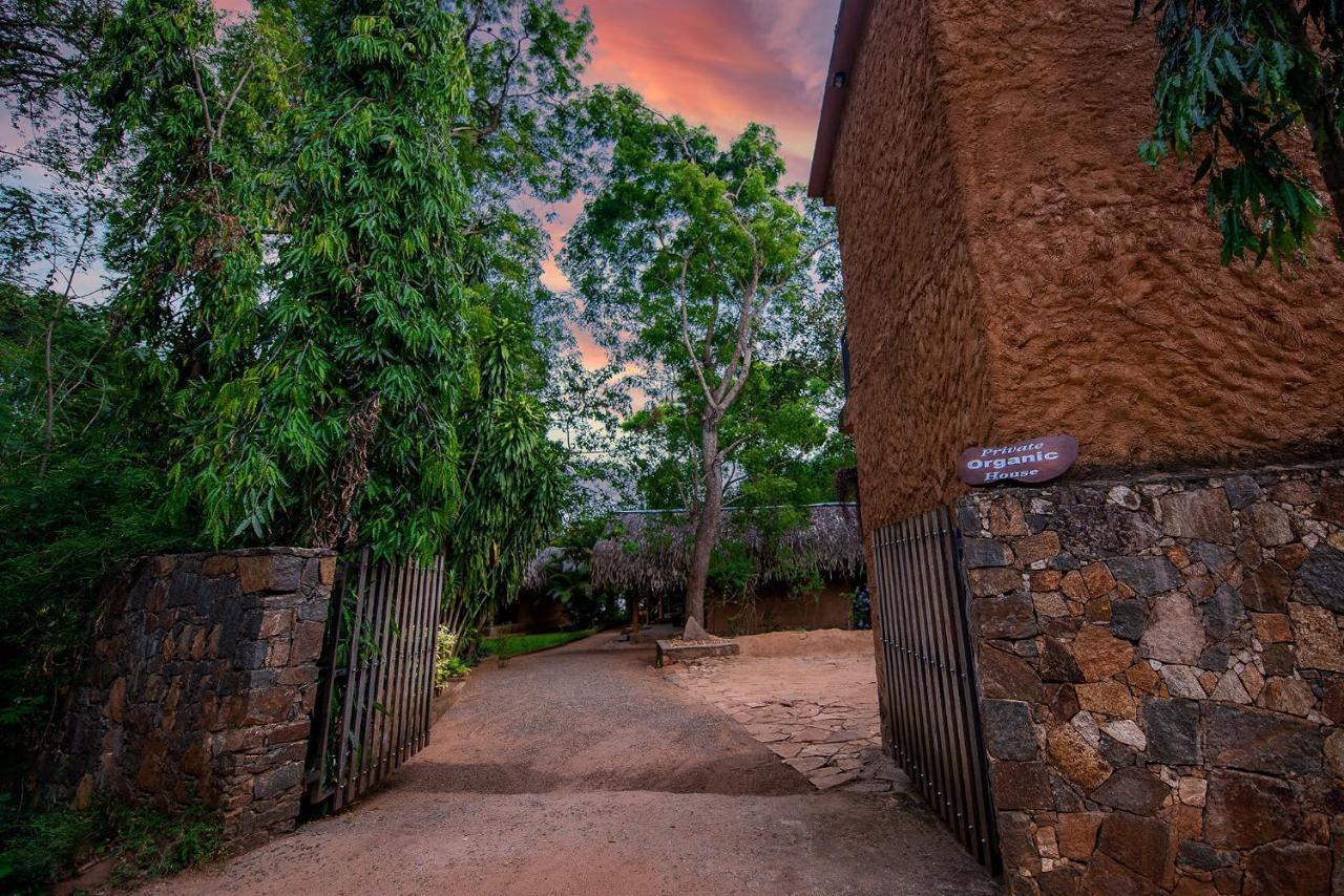 Private Organic House Bed & Breakfast Udawalawe Exterior photo