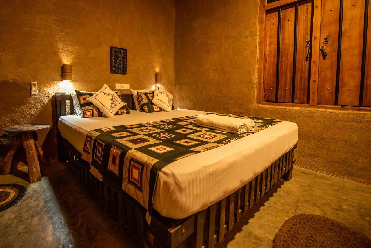 Private Organic House Bed & Breakfast Udawalawe Exterior photo