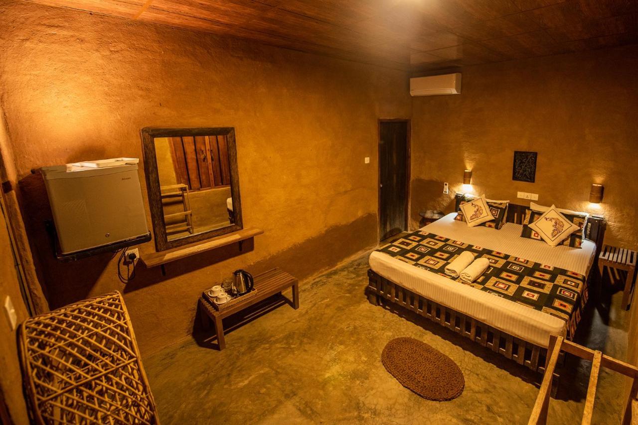 Private Organic House Bed & Breakfast Udawalawe Exterior photo