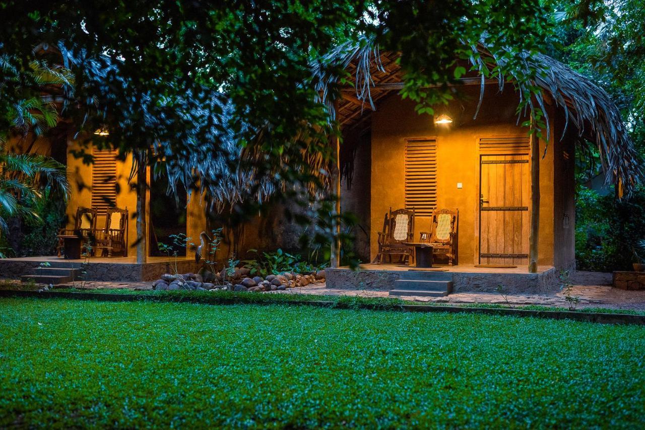Private Organic House Bed & Breakfast Udawalawe Exterior photo