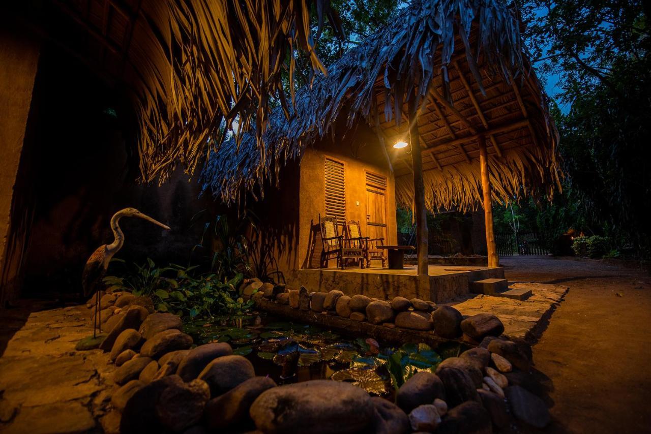 Private Organic House Bed & Breakfast Udawalawe Exterior photo